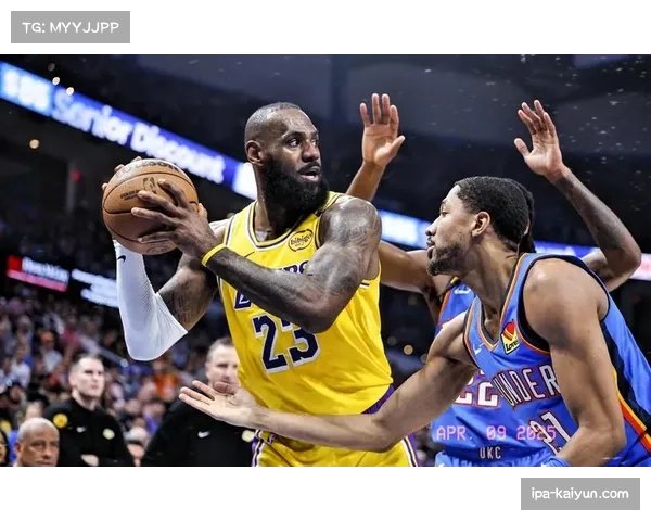 湖人第三节崩盘成隐患 詹姆斯东契奇末节发力逆转